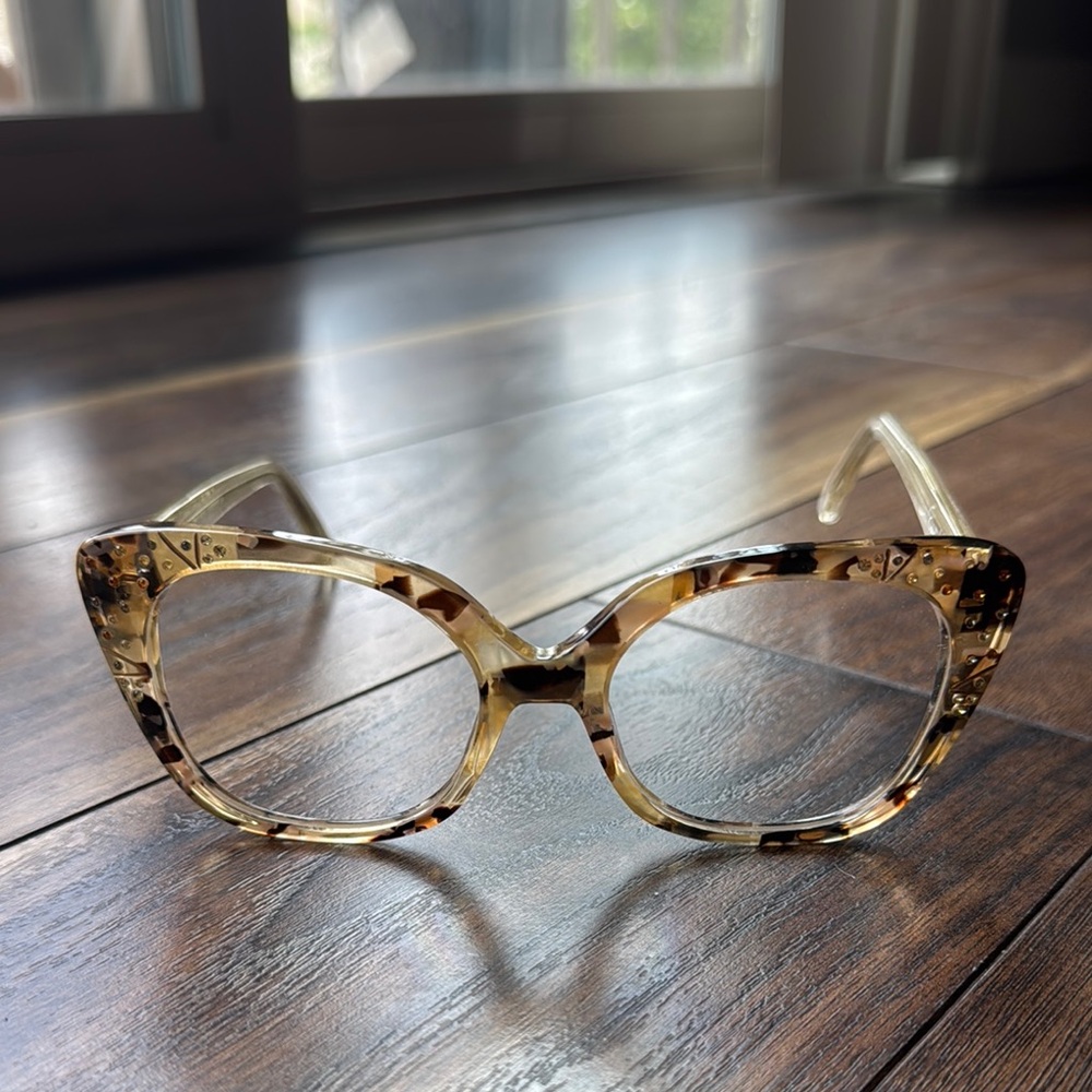 Stylish Tortoiseshell Women's Glasses